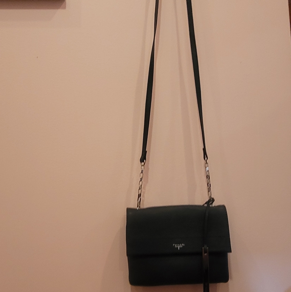 NEW T Tahari Navy pebbled genuine leather chain flap crossbody bag